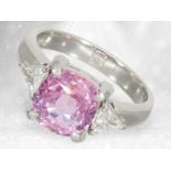 Ring: exklusiver Platinring mit rarem Saphir "PURPLISH PINK" von 4,18ct, IGI Zertifikat