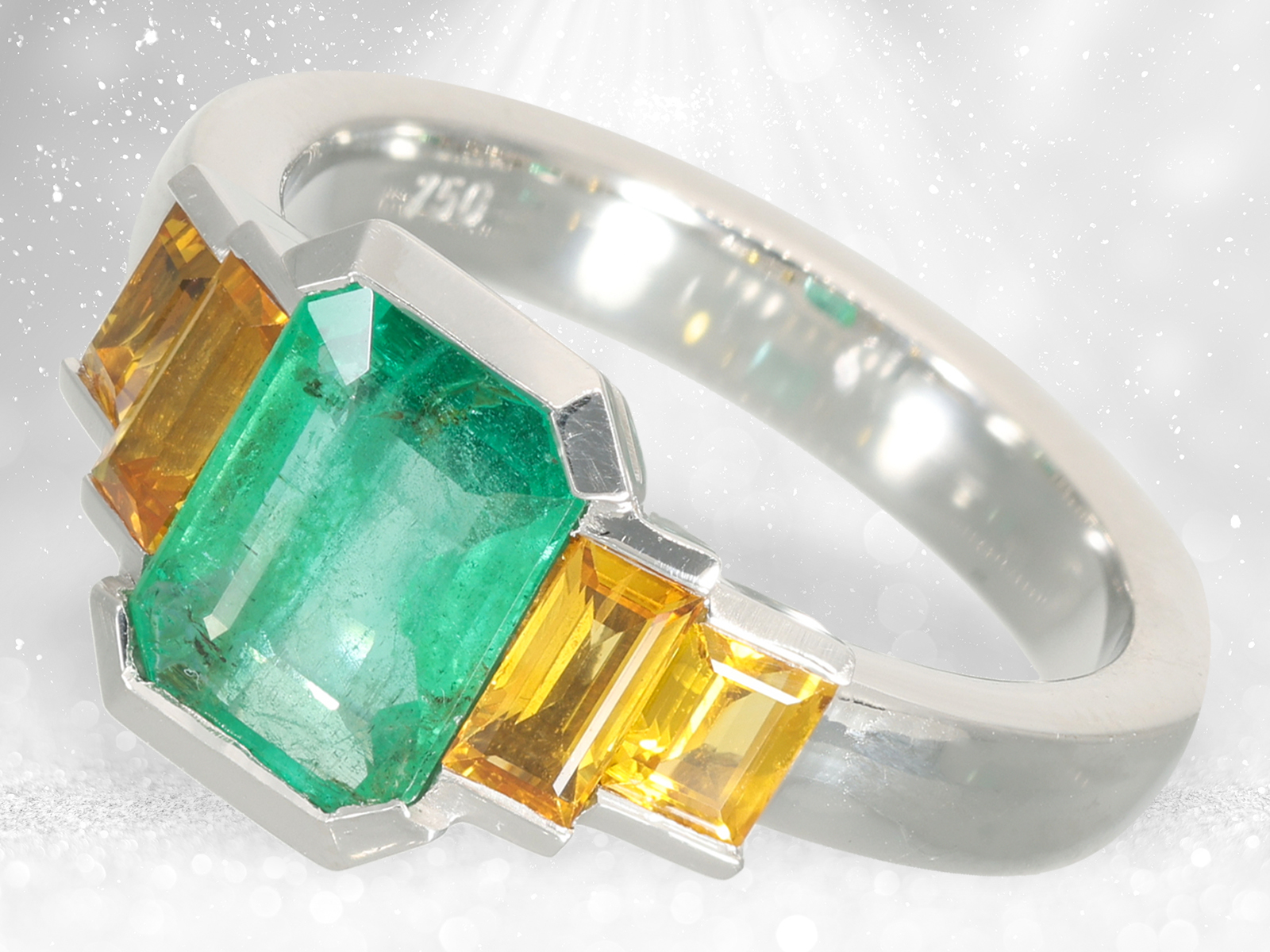 Ring: high quality goldsmith's work with emerald and sapphire set, handmade by Schupp manufactory - Image 2 of 4