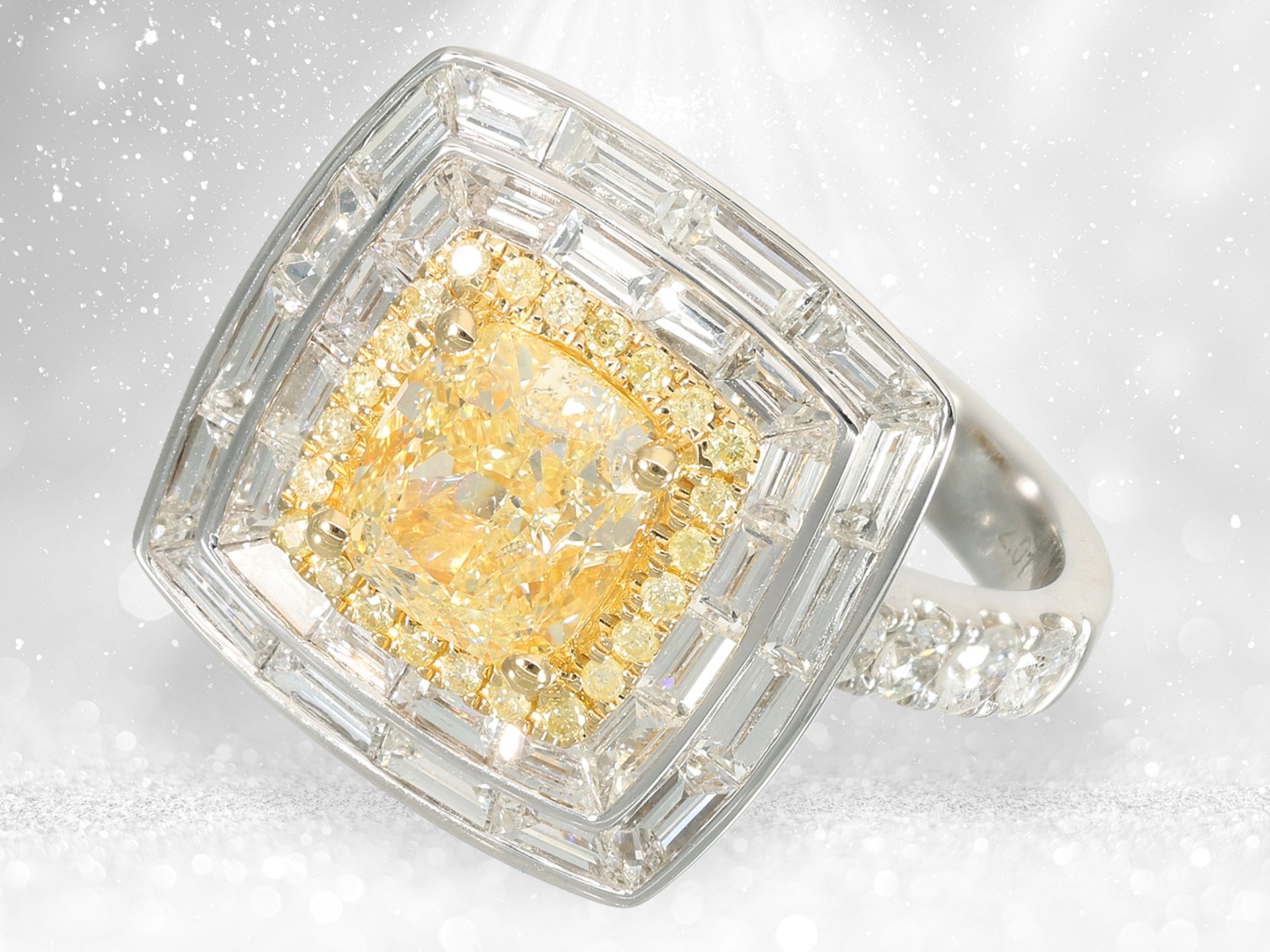 Ring: extremely elaborately crafted diamond ring, centre stone "Yellow Cushion" of 2ct