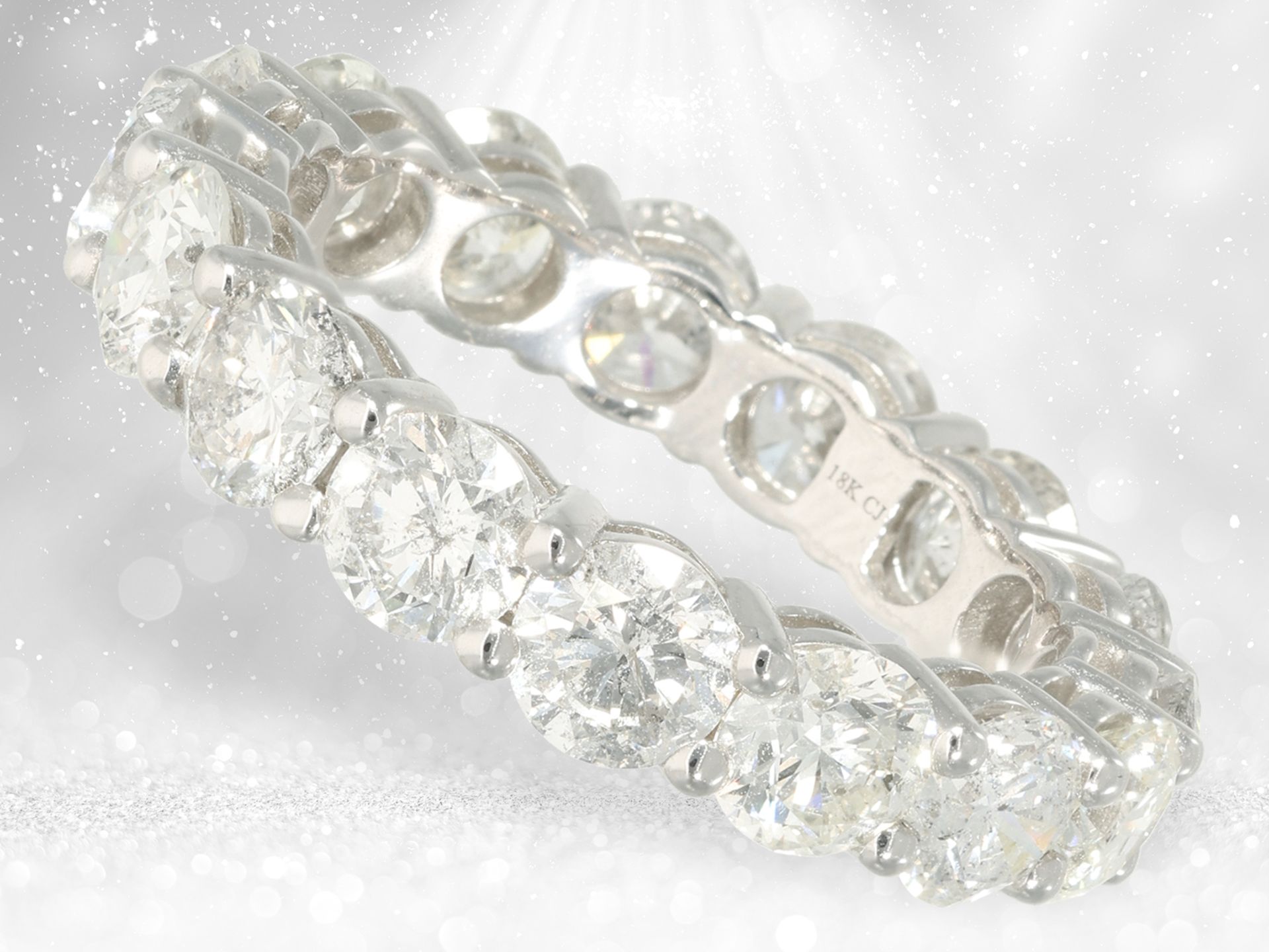 Ring: vintage brilliant-cut diamond memory ring with exceptionally large brilliant-cut diamonds, 5.1