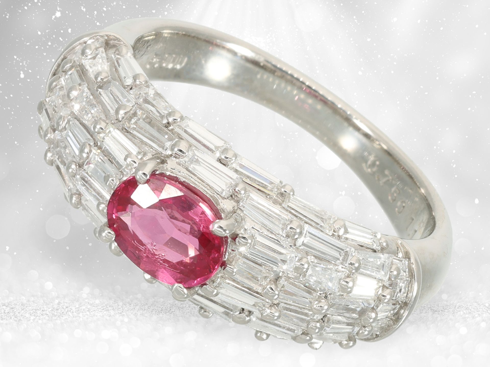 Ring: exceptional goldsmith's work in platinum, fine ruby/diamond setting "cocktail ring" - Image 3 of 4