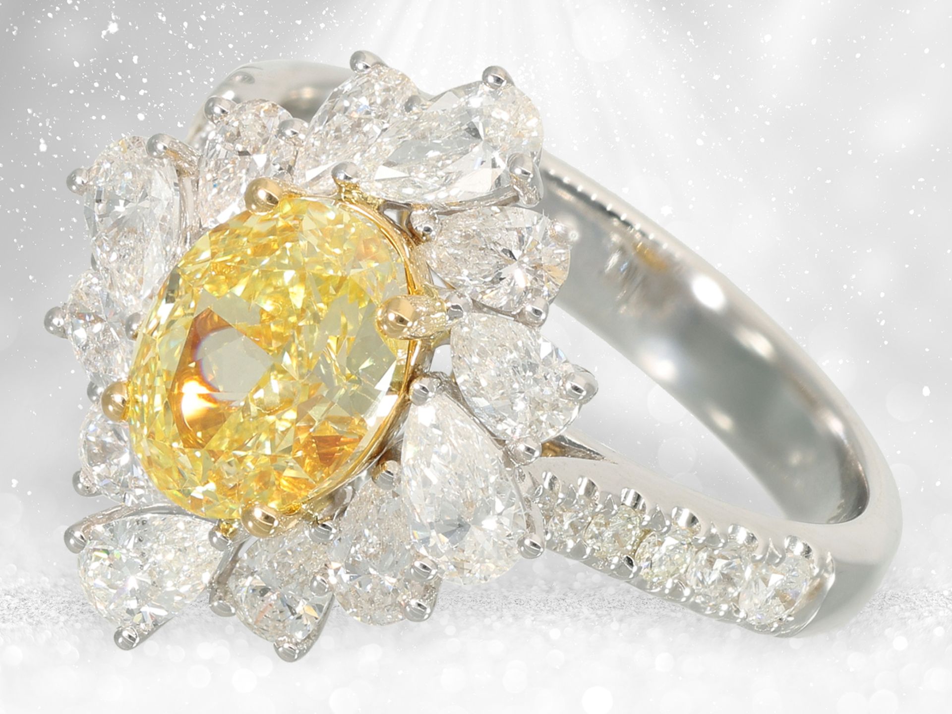 Ring: exquisite two-carat diamond ring "Canary-Fancy Intense Yellow", GIA report - Image 3 of 5