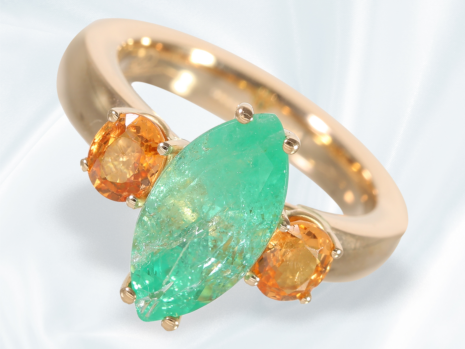 Handmade ring in like new condition with emerald of approx. 2ct, Schupp factory from Pforzheim, Germ - Image 3 of 6