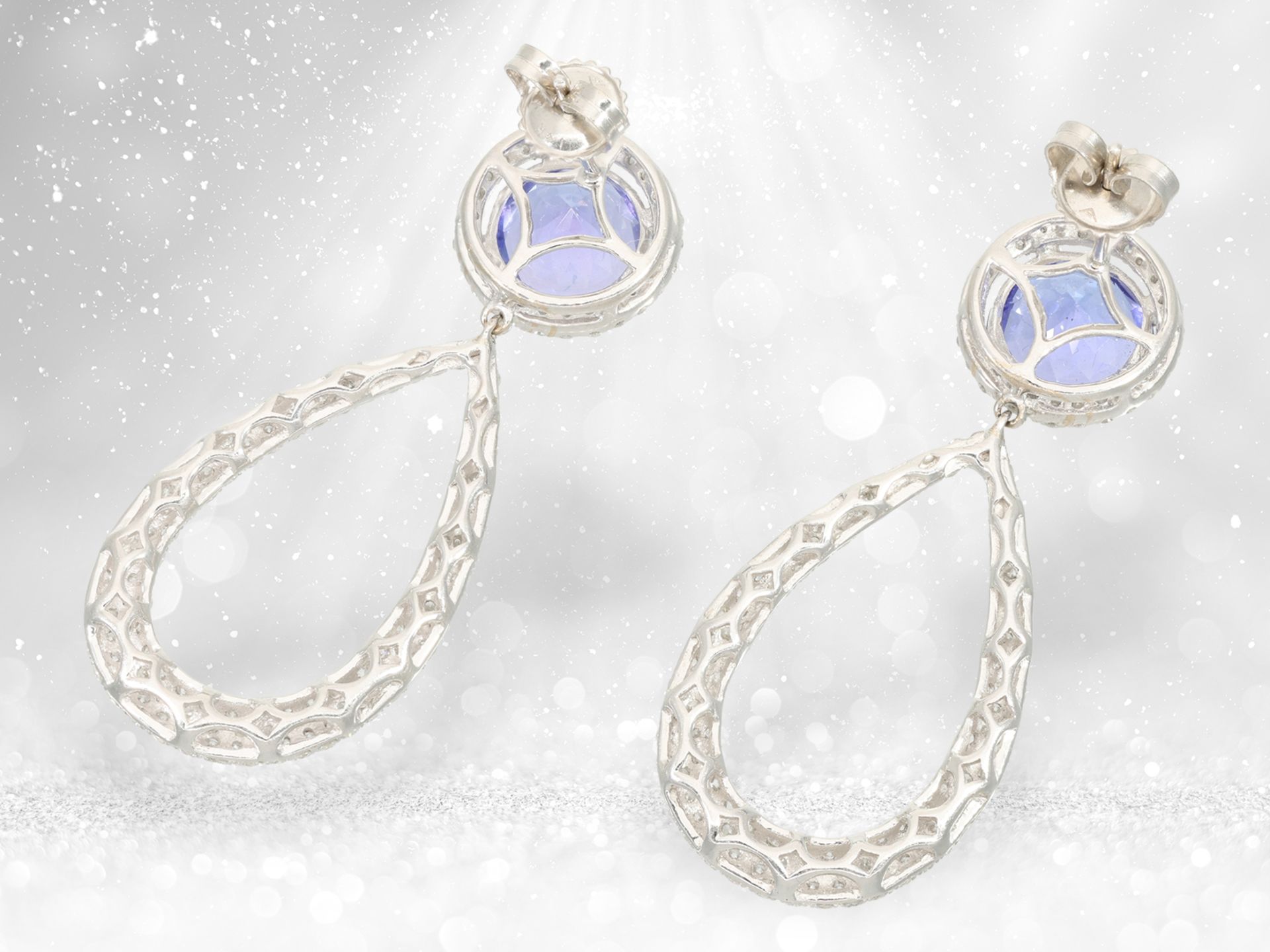 Earrings: modern, very fine tanzanite/diamond jewellery, approx. 10ct, like new - Image 3 of 3