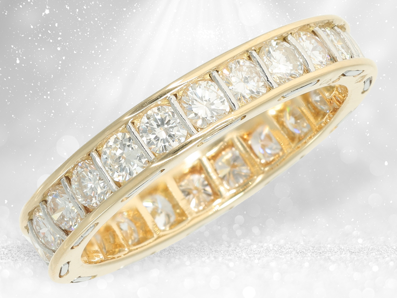 Luxurious vintage memory ring by Cartier, finest brilliant-cut diamonds of approx. 1.92ct, with box - Image 2 of 6