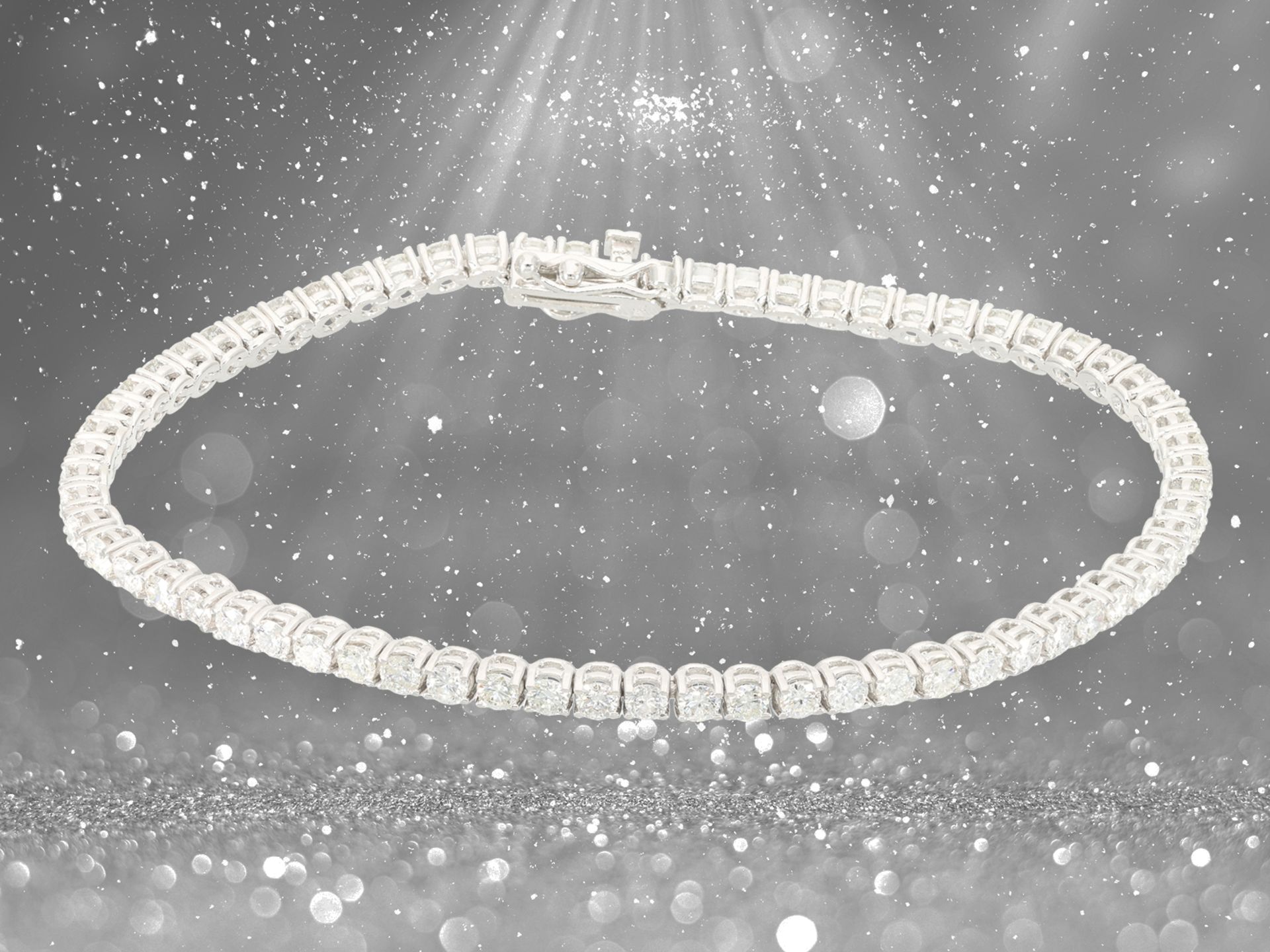 High quality handmade tennis bracelet with approx. 4ct fine brilliant-cut diamonds, 18K white gold - Image 3 of 4