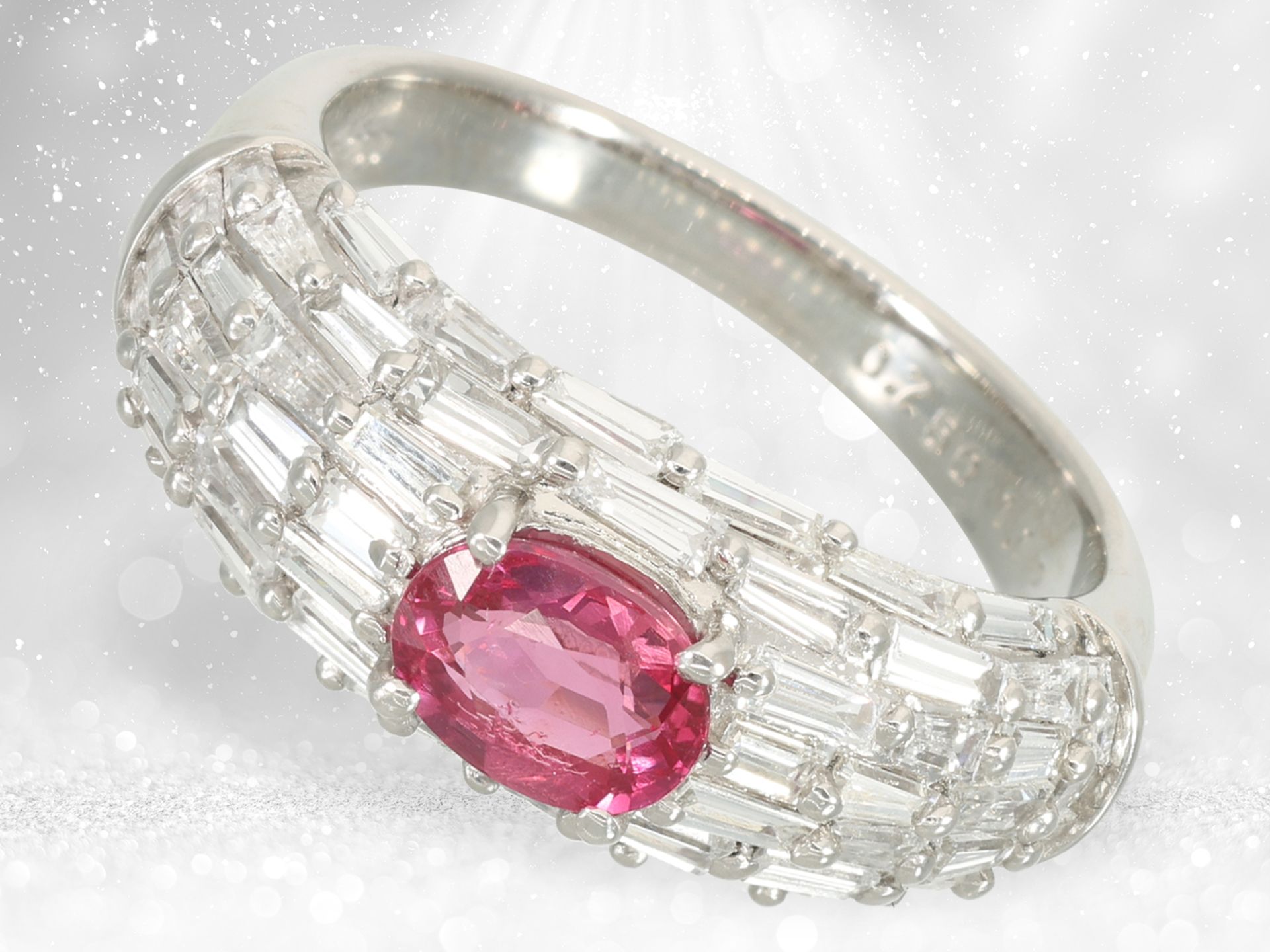 Ring: exceptional goldsmith's work in platinum, fine ruby/diamond setting "cocktail ring"