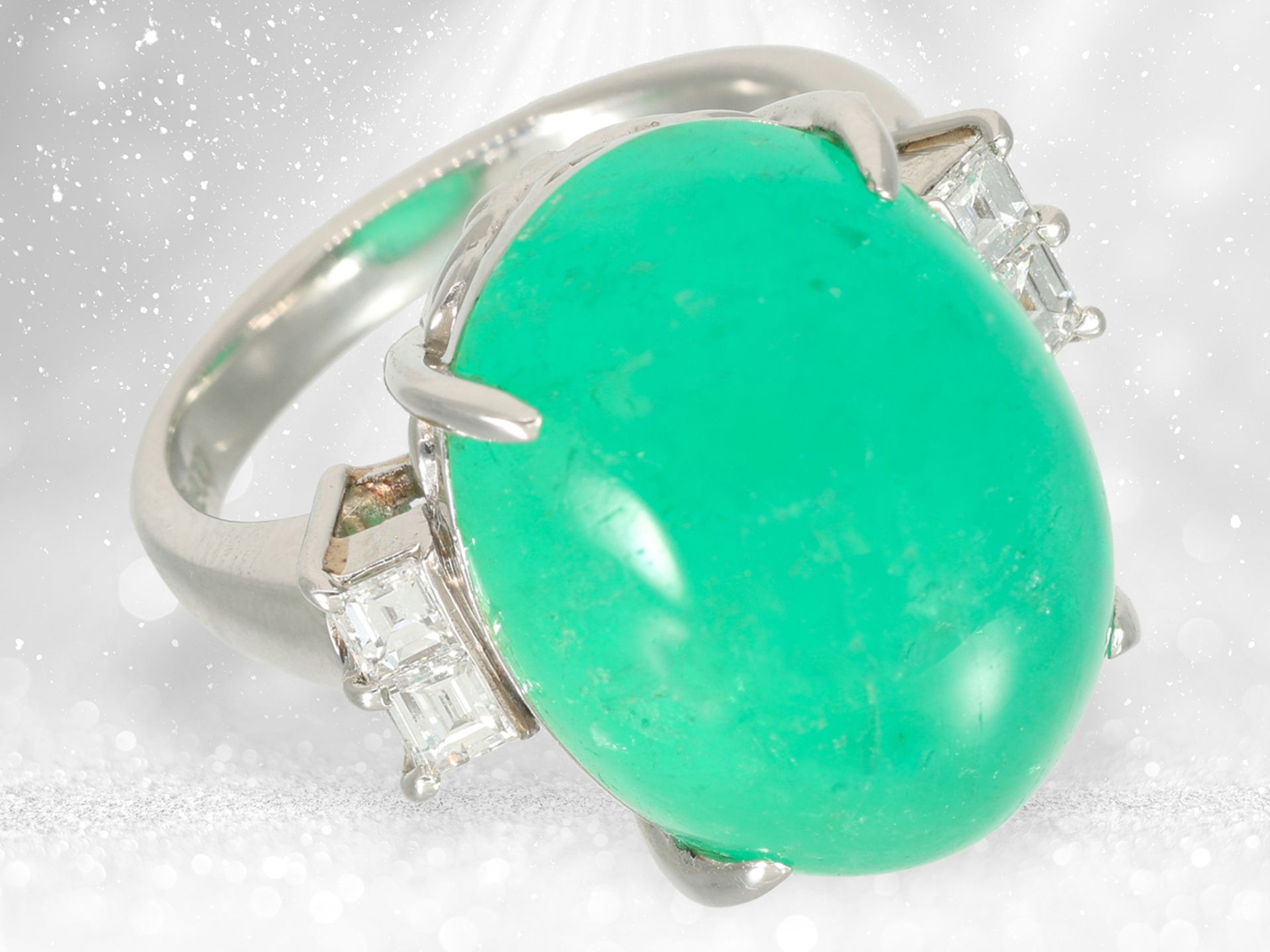 Ring: formerly very expensive vintage platinum ring with emerald of approx. 20ct and diamonds, GIA c - Image 2 of 5