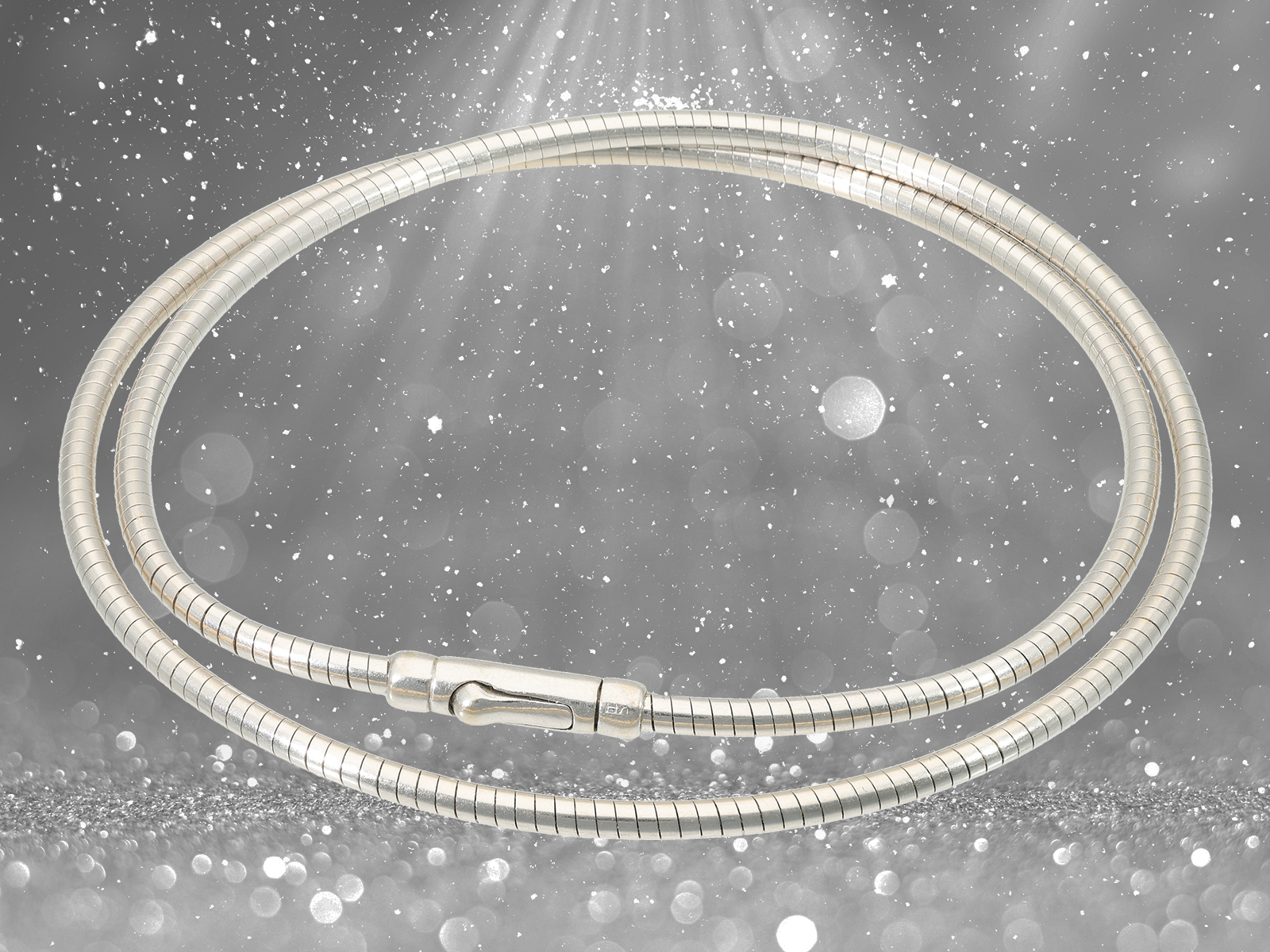 Classic snake link necklace in 14K white gold with patented clasp