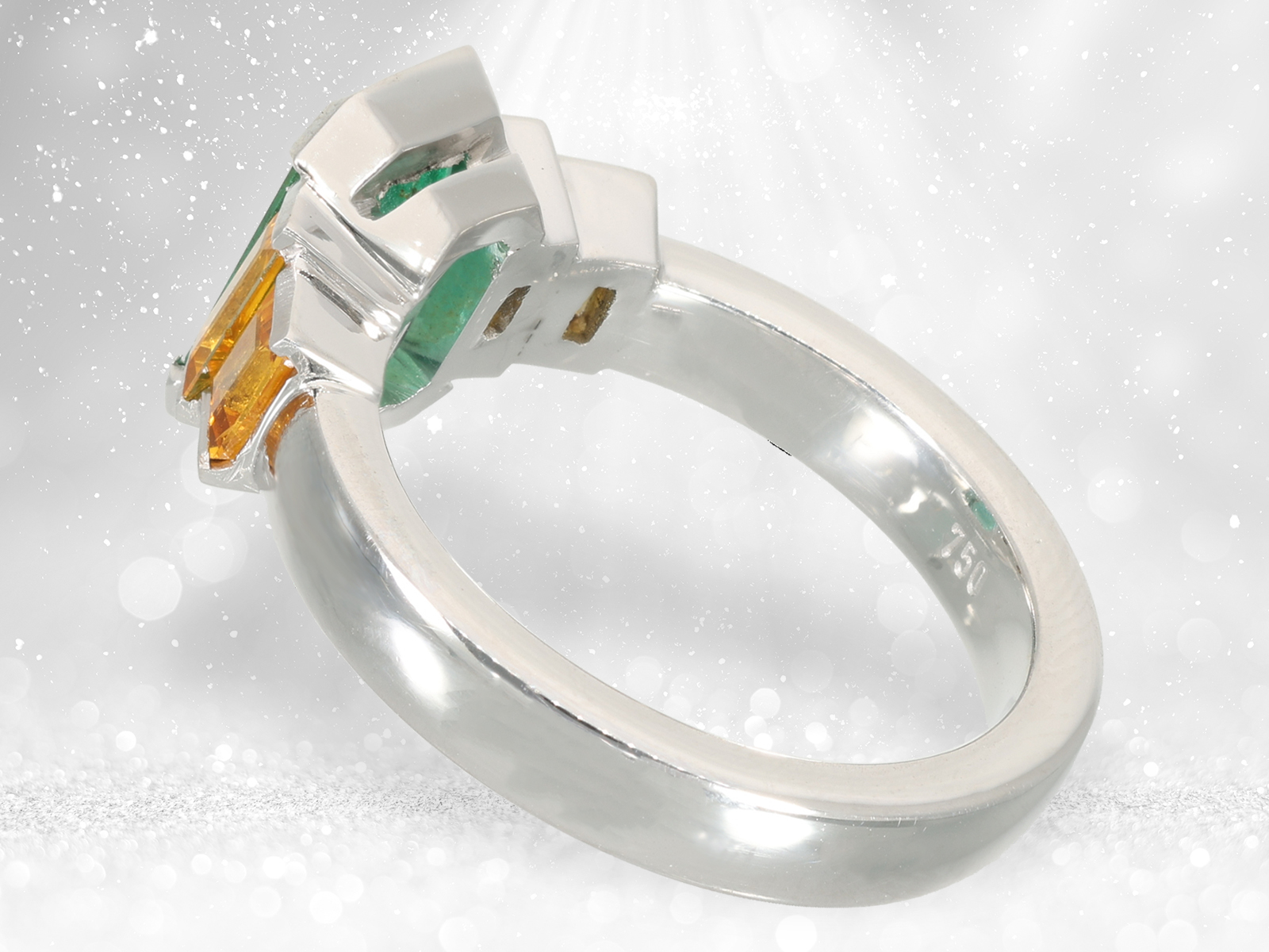 Ring: high quality goldsmith's work with emerald and sapphire set, handmade by Schupp manufactory - Image 4 of 4