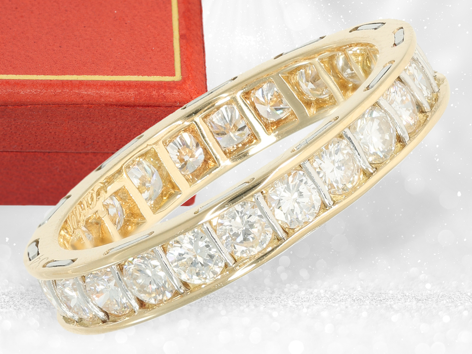 Luxurious vintage memory ring by Cartier, finest brilliant-cut diamonds of approx. 1.92ct, with box