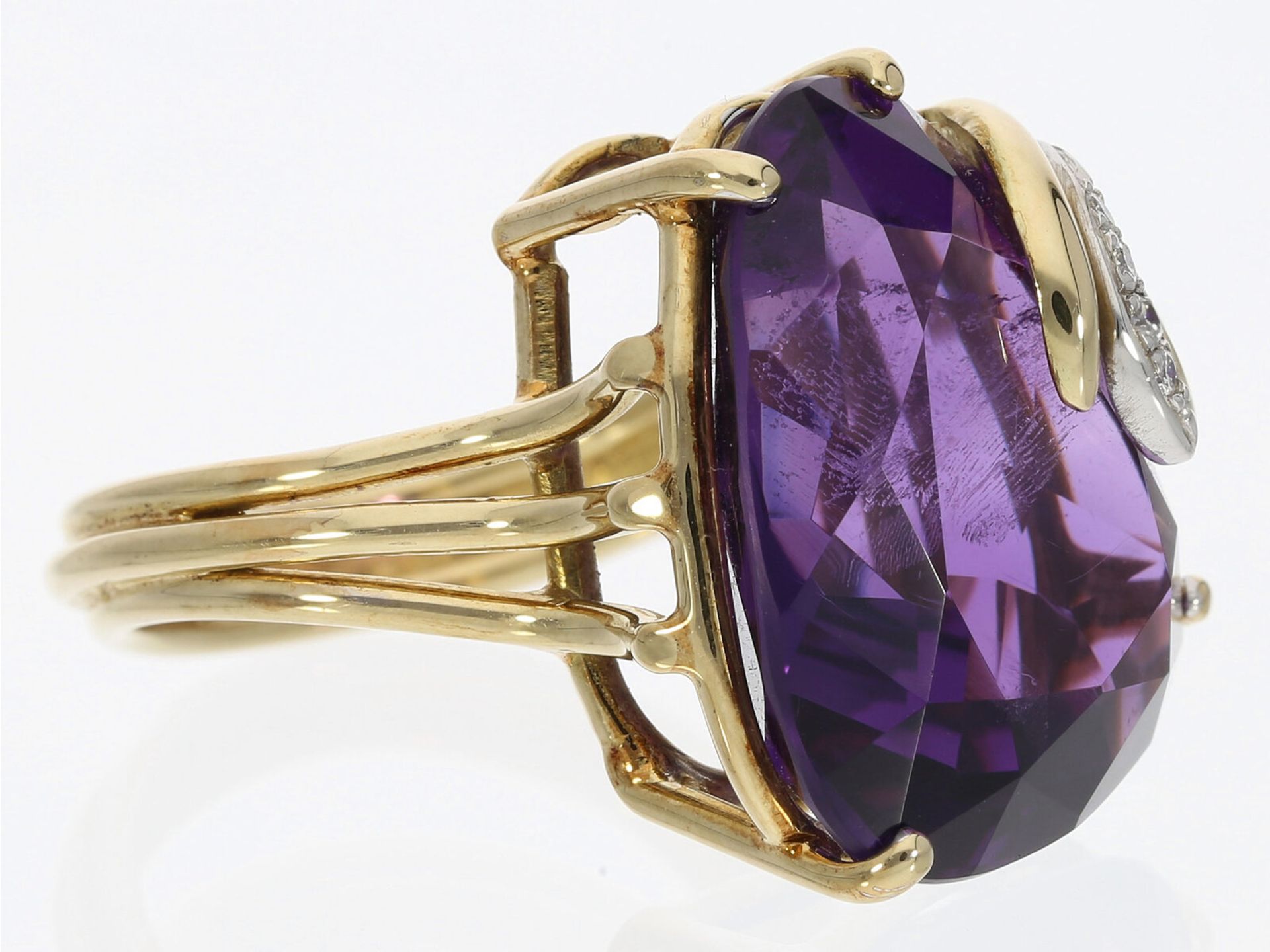 Sehr dekorativer vintage Designer-Goldschmiedering mit Amethyst- und Brillantbesatz - Image 3 of 3