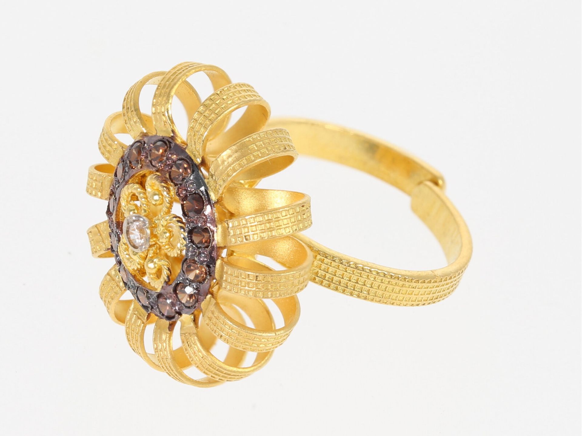 Ring: dekorativer, hochkarätiger Goldring mit Steinbesatz - Bild 4 aus 8