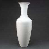 Chinesische Vase. KPM, Berlin 1962-1992. Weißporzellan