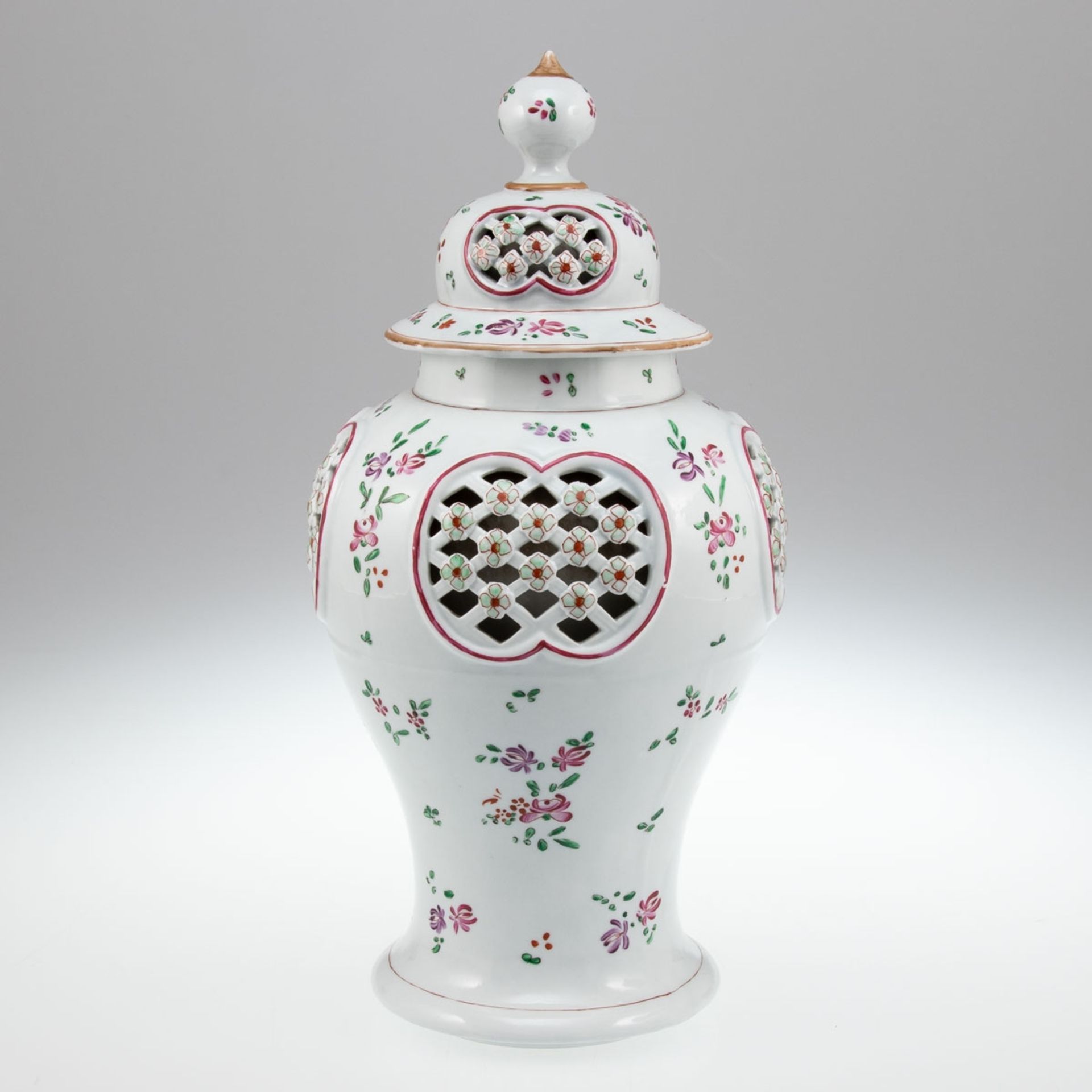 Deckelvase, wohl China um 1900