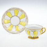 Kaffeetasse X-Form. Gelber Fond. Meissen 1924-1934.