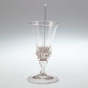 Scherzglas: Kelchglas mit Stift. 19. Jahrhundert