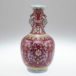 Famille Rose-Vase, China, 20. Jahrhundert.
