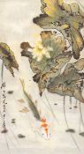Künstler des 20. Jahrhunderts, China, Koi-Karpfen in Lotosteich,  Aquarell u. Tusche