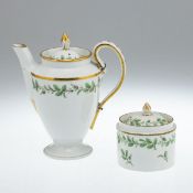 Kaffeekanne und Zuckerdose, Rosenblätter und Rosenblüten, Fürstenberg ca. 1800 .