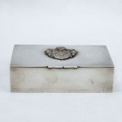 Deckeldose mit Wappen