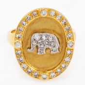 Ovaler Ring mit Elefantenmotiv