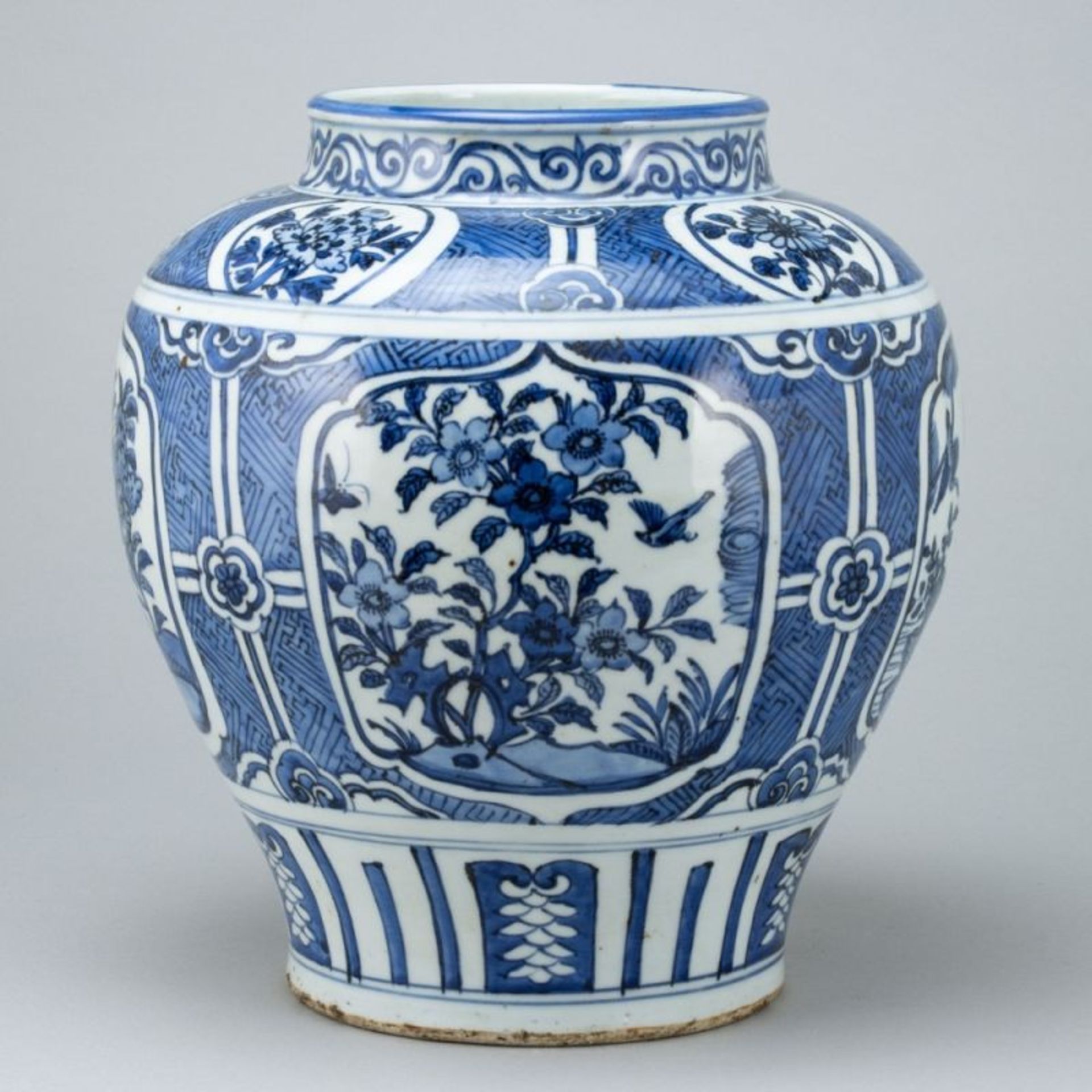 Balustervase / Weinkrug im Ming-Stil, China, 19. Jahrhundert - Bild 2 aus 2