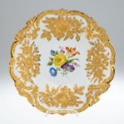 Prunkschale: Reliefblumen: Blumenbukett. Meissen.