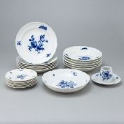 20tlg. Speiseservice Deutsche Blume mit Insekten in blau. Meissen 1850-1924.