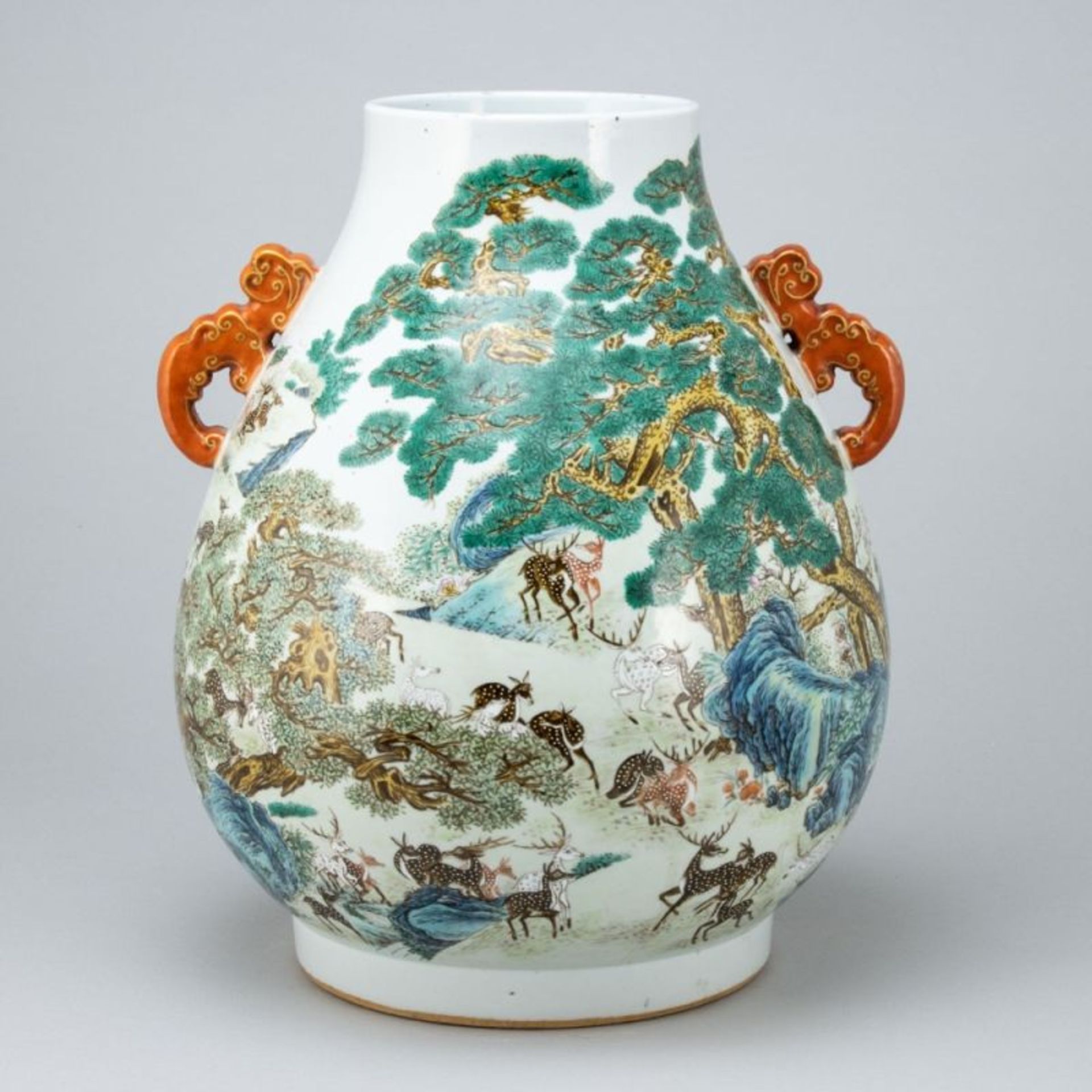 Große "Hundert Hirsche"-Vase in Hu-Form, China, erste Hälfte 20. Jahrhundert - Image 2 of 3