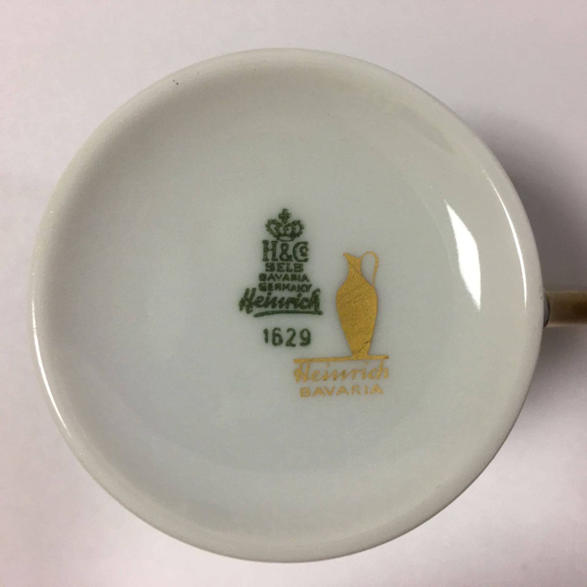 Obertasse mit Monogramm IB. Heinrich & Co., Selb um 1968. - Bild 3 aus 5