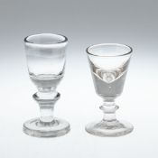 Kelchglas und Schnapsglas für Gaststätten. Norddeutsch / Solling, Mitte 19. Jh. und Frankreich, Ende