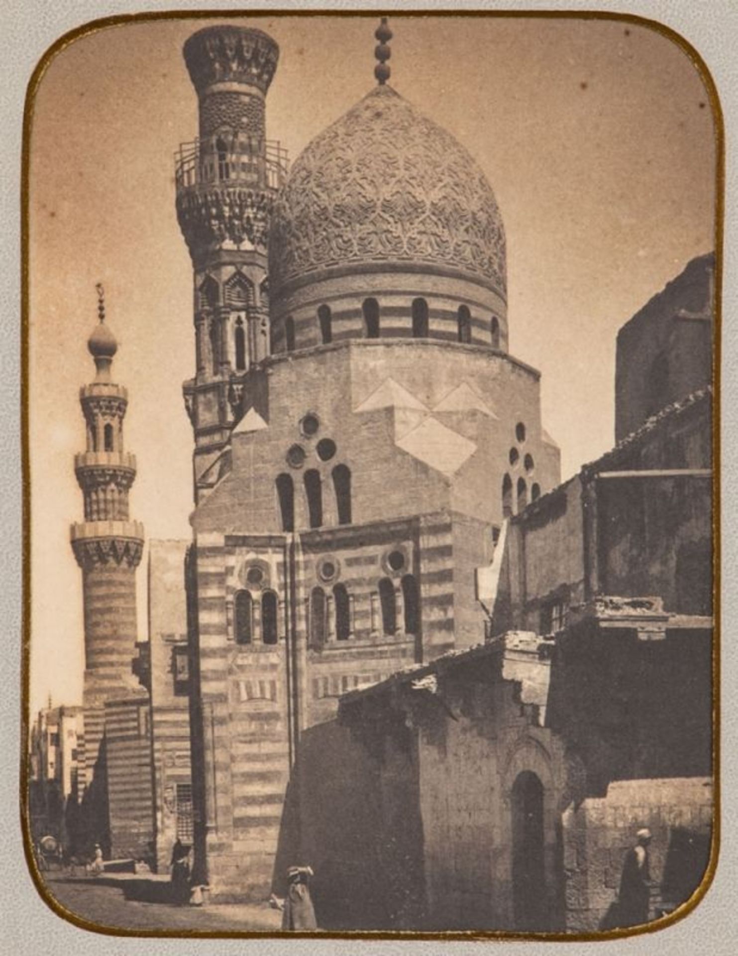 Fotografien zweier Moscheen. Kairo, wohl um 1885 - Image 4 of 5