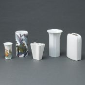5 unterschiedliche Vasen. Rosenthal AG, Selb nach 1961 und Porzellanfabrik E. Thomas, Marktredwitz 1