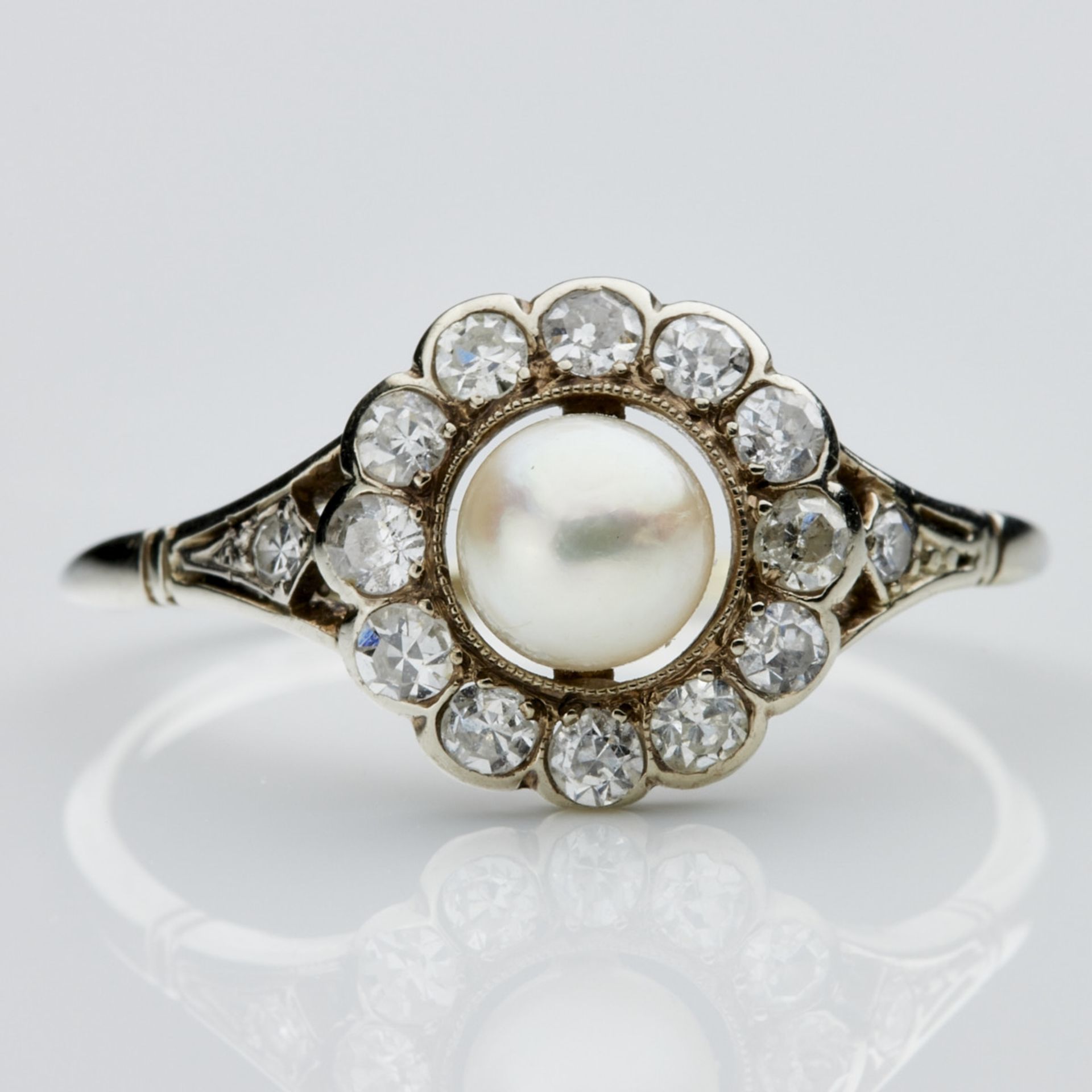 Ring mit Perle