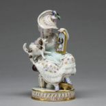 Mädchen mit Hunt und Spiegel. Meissen 1850-1924.