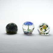 6 Paperweights