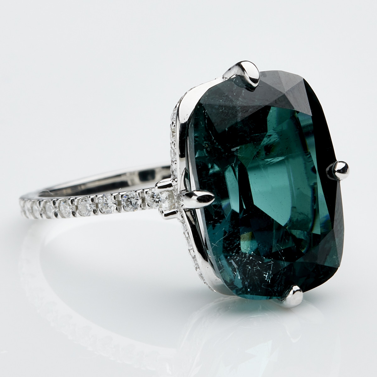 Eleganter Turmalin-Ring in zarter Diamant-Fassung - Image 2 of 2