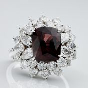 Diamantring mit natürlichem Burma-Spinell