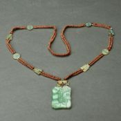 Kette mit Jade-Anhänger, China, Qing-Dynastie