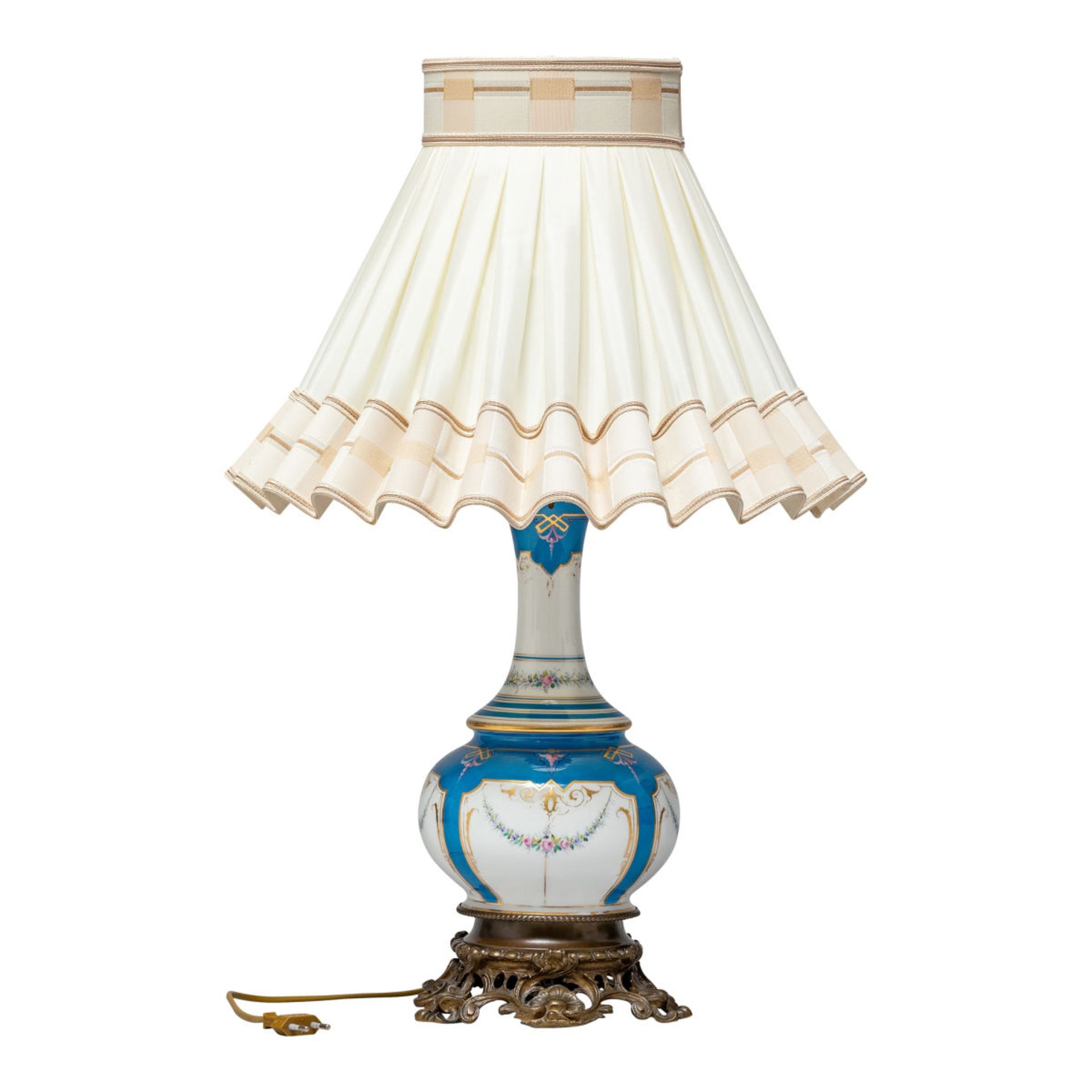 Table lamp with antique-like decor