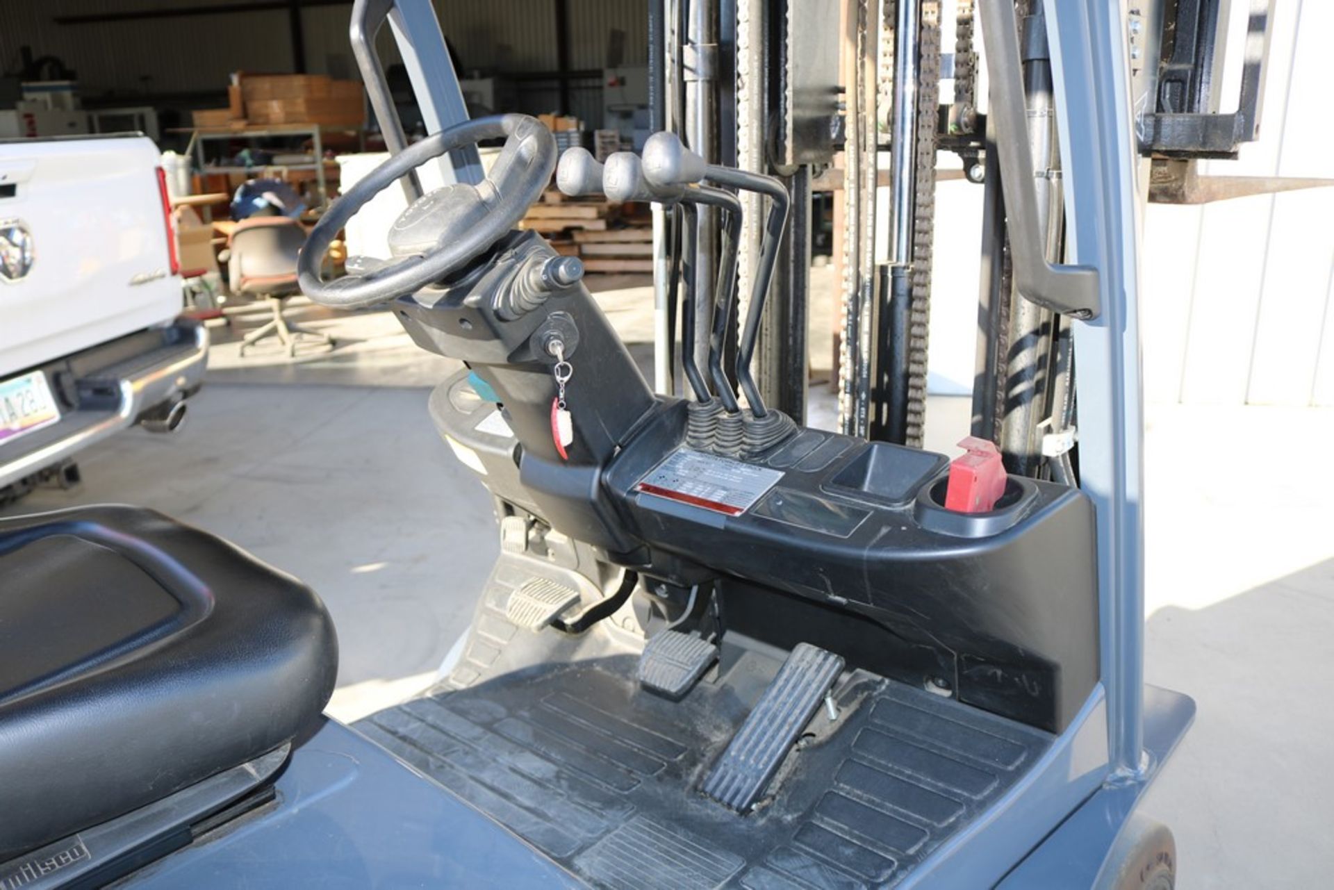 2016 Toyota Forklift Truck 4,500 lbs Capacity, 92 Hours, Side Shift, 5' Forks, Propane - Image 8 of 9