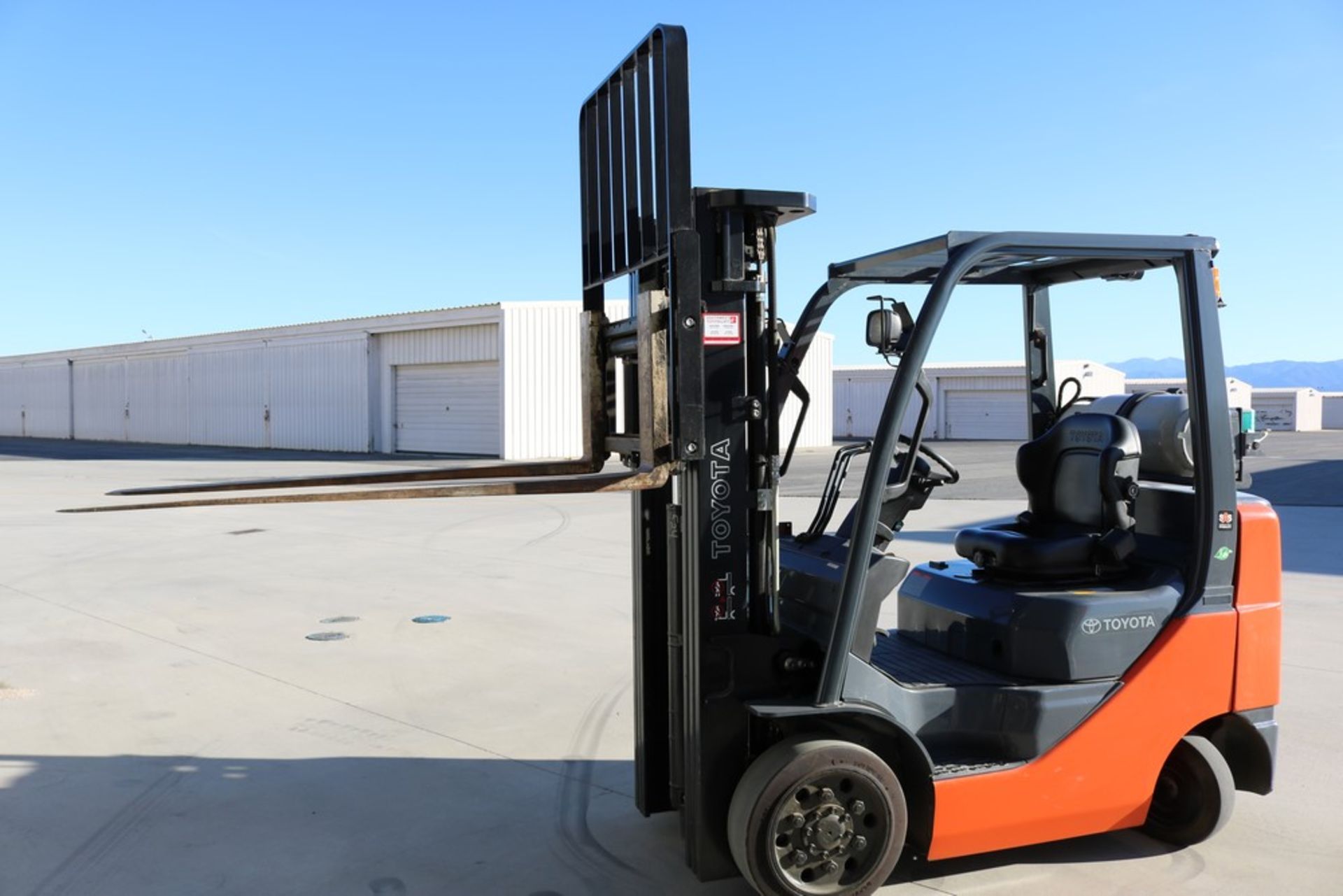 2016 Toyota Forklift Truck 4,500 lbs Capacity, 92 Hours, Side Shift, 5' Forks, Propane