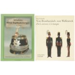 Konvolut von zwei Büchern über die Bekleidung in der schweizer Armee