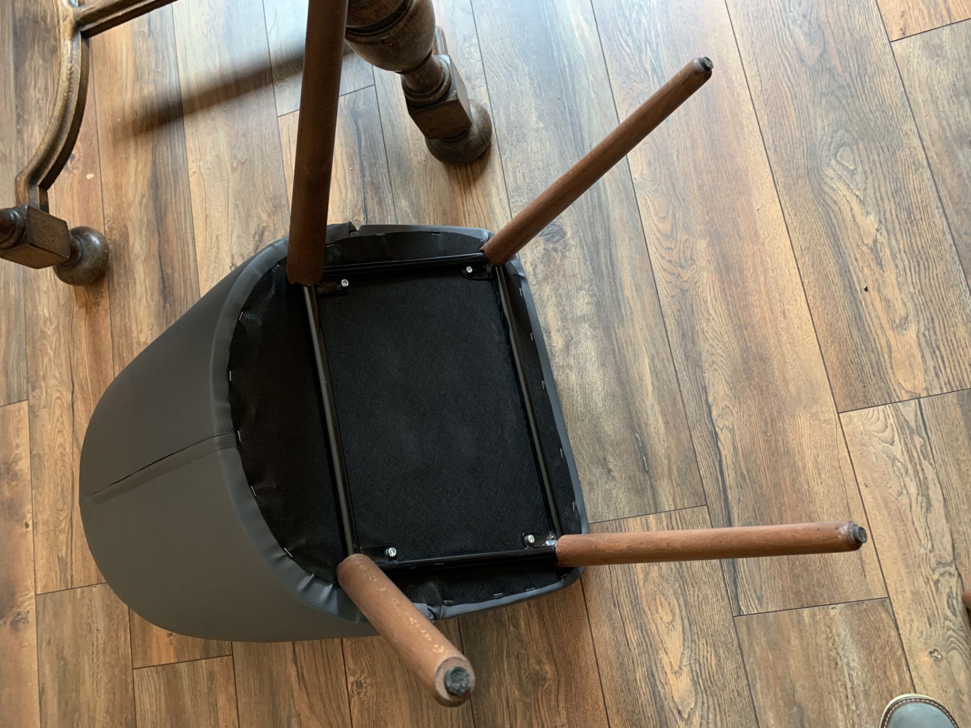 24 x grey leather style tub dining chairs - Image 3 of 3