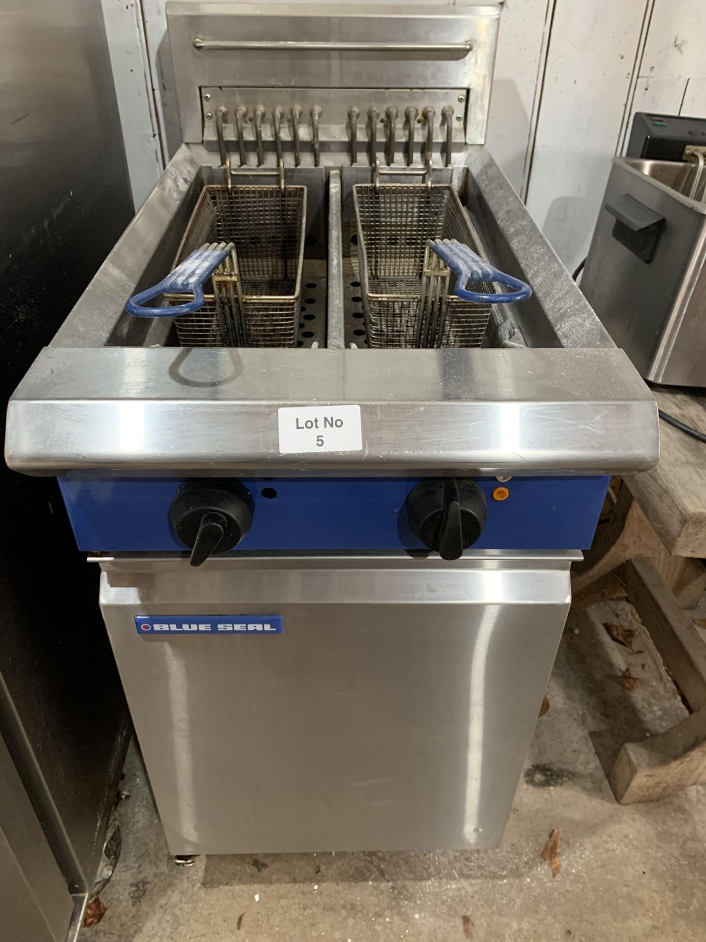 1 x blue seal double fryer (3 phase)