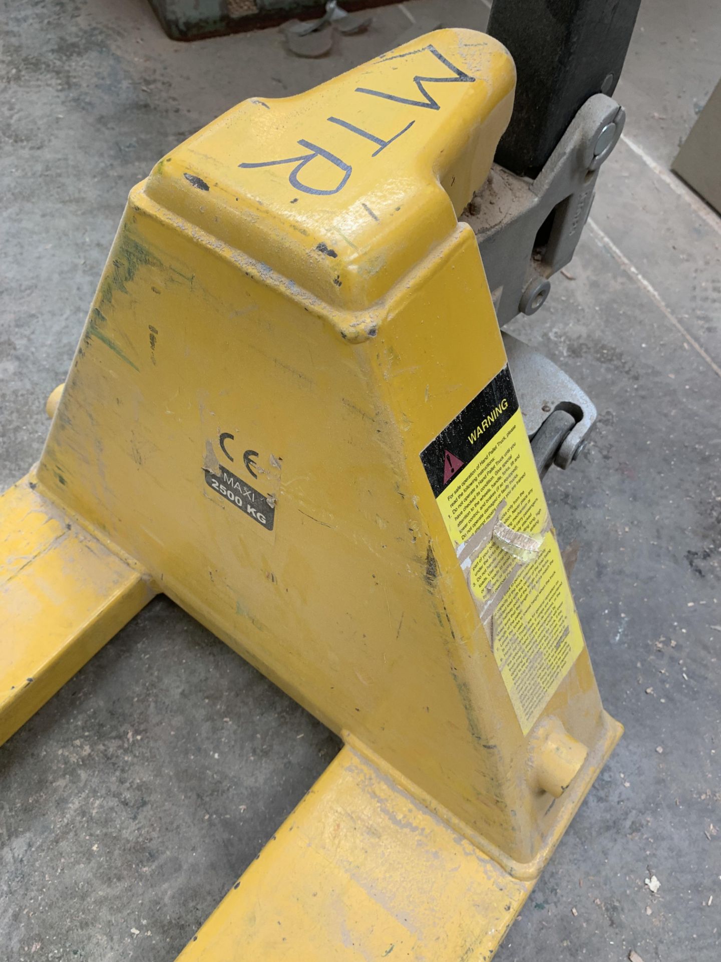 2500KG Pallet Truck - Image 2 of 2