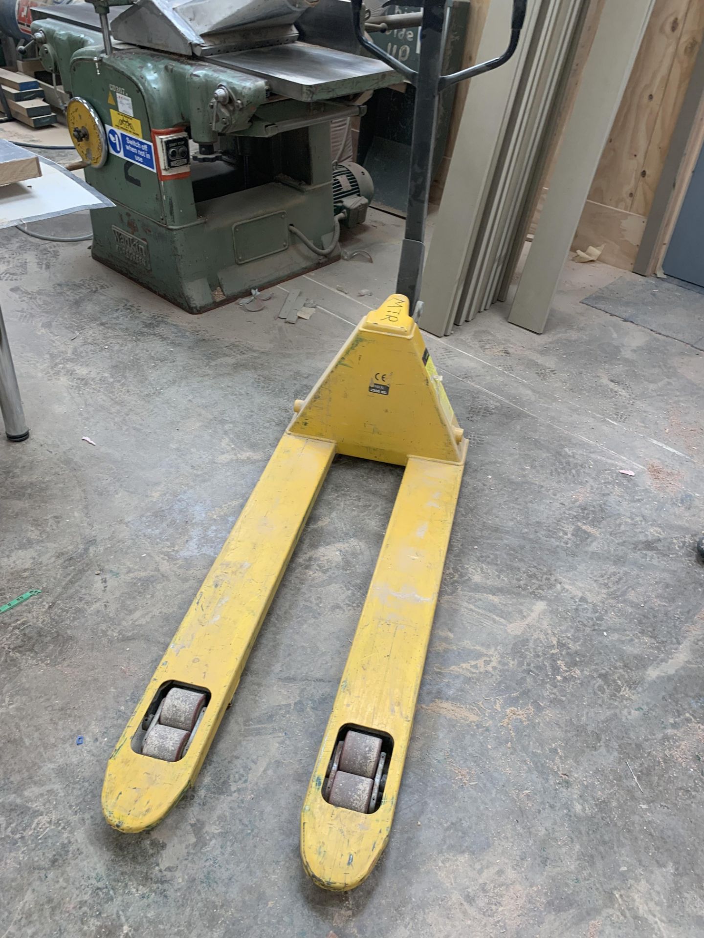 2500KG Pallet Truck