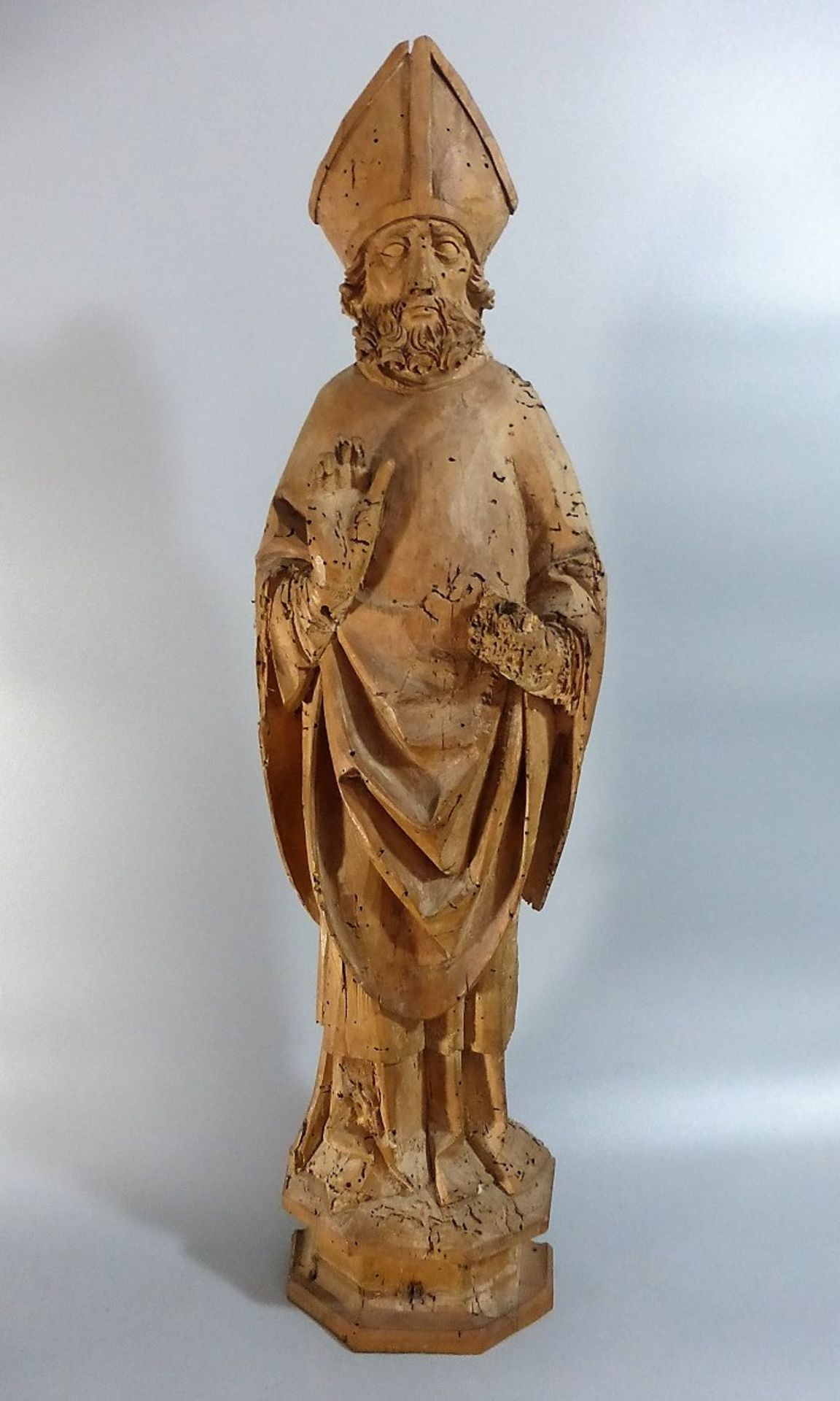 Spätgotische Skulptur des Hl. Kilian / Franken um 1500