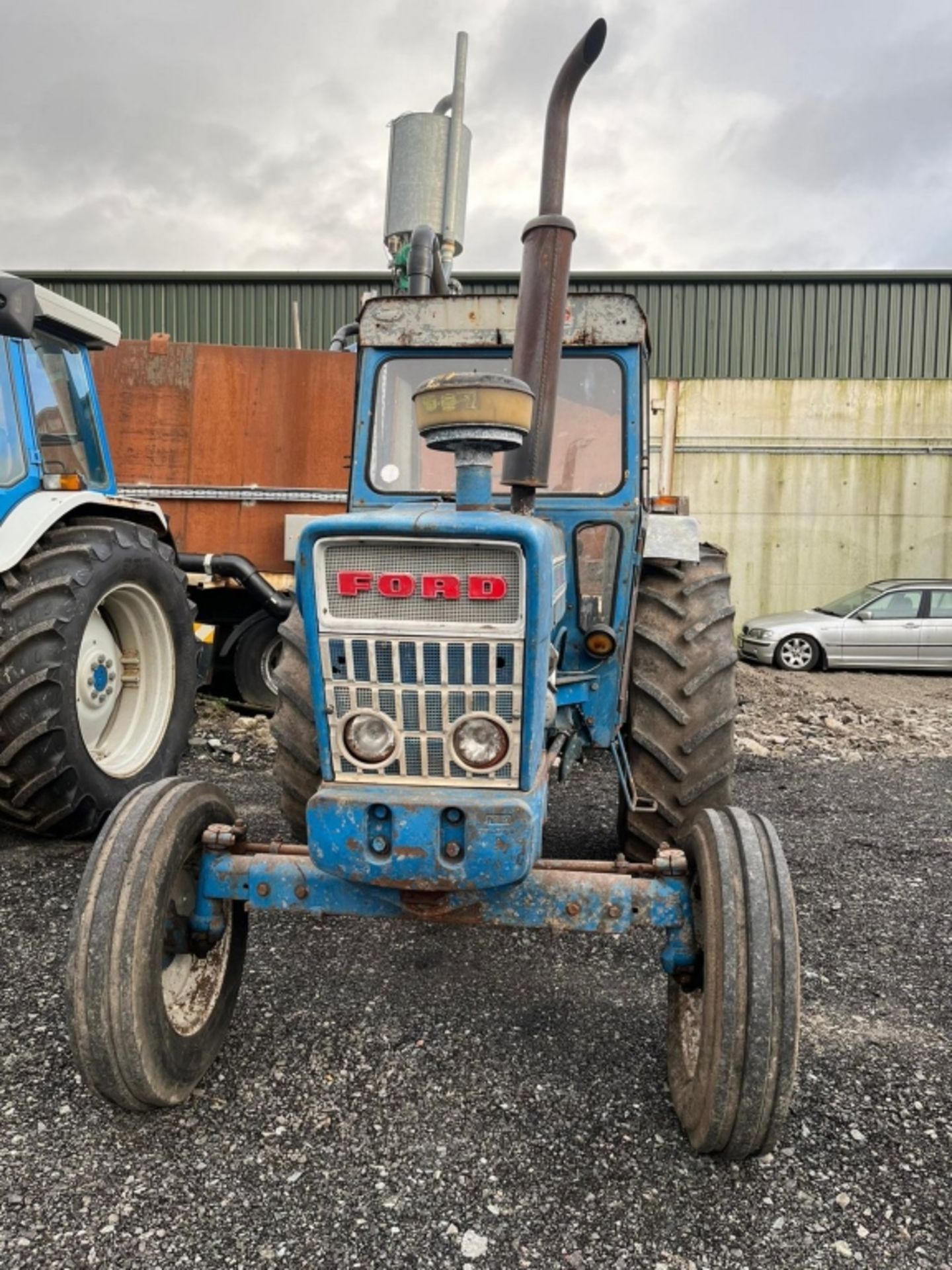 VINTAGE FORD TRACTOR 7000